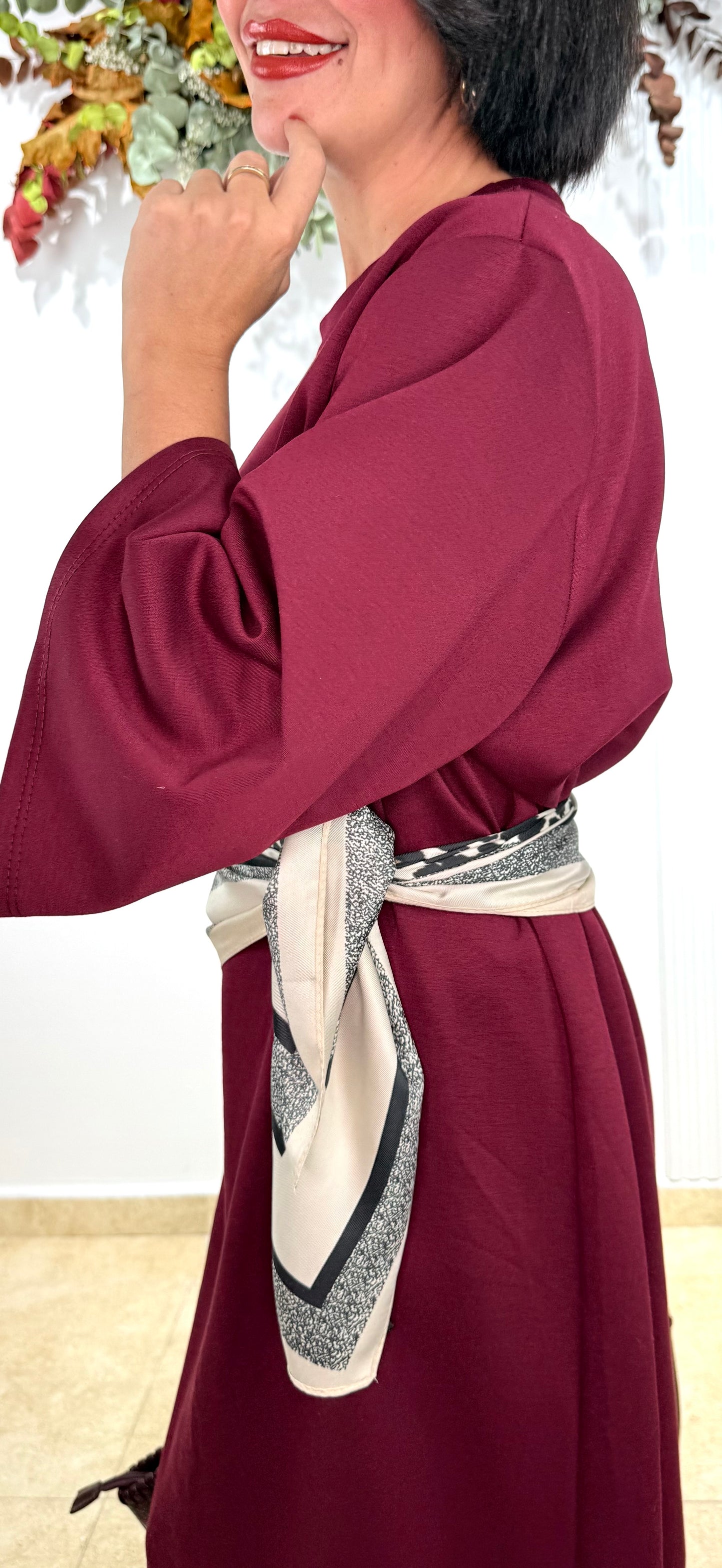 Vestido largo cinturón burdeos