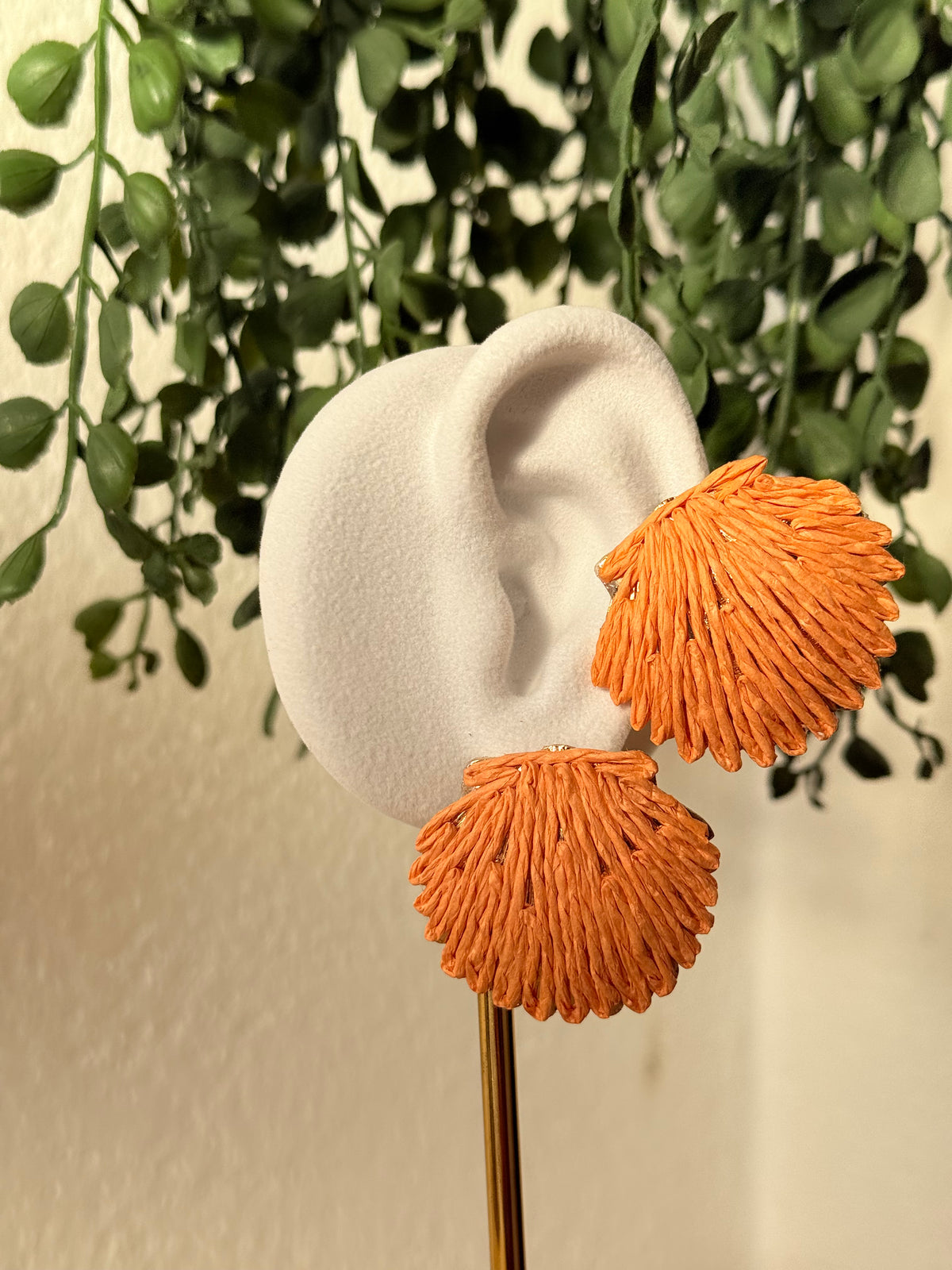Pendientes rafia y acero concha coral - AC