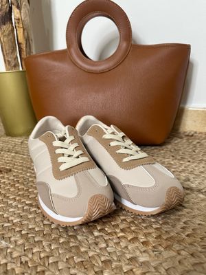 Deportivas en colores beige y camel. - AC