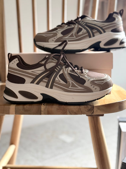 Deportivas ASIC choco y beige