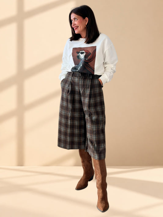 Bermudas de cuadros con pinzas en tonos tierra