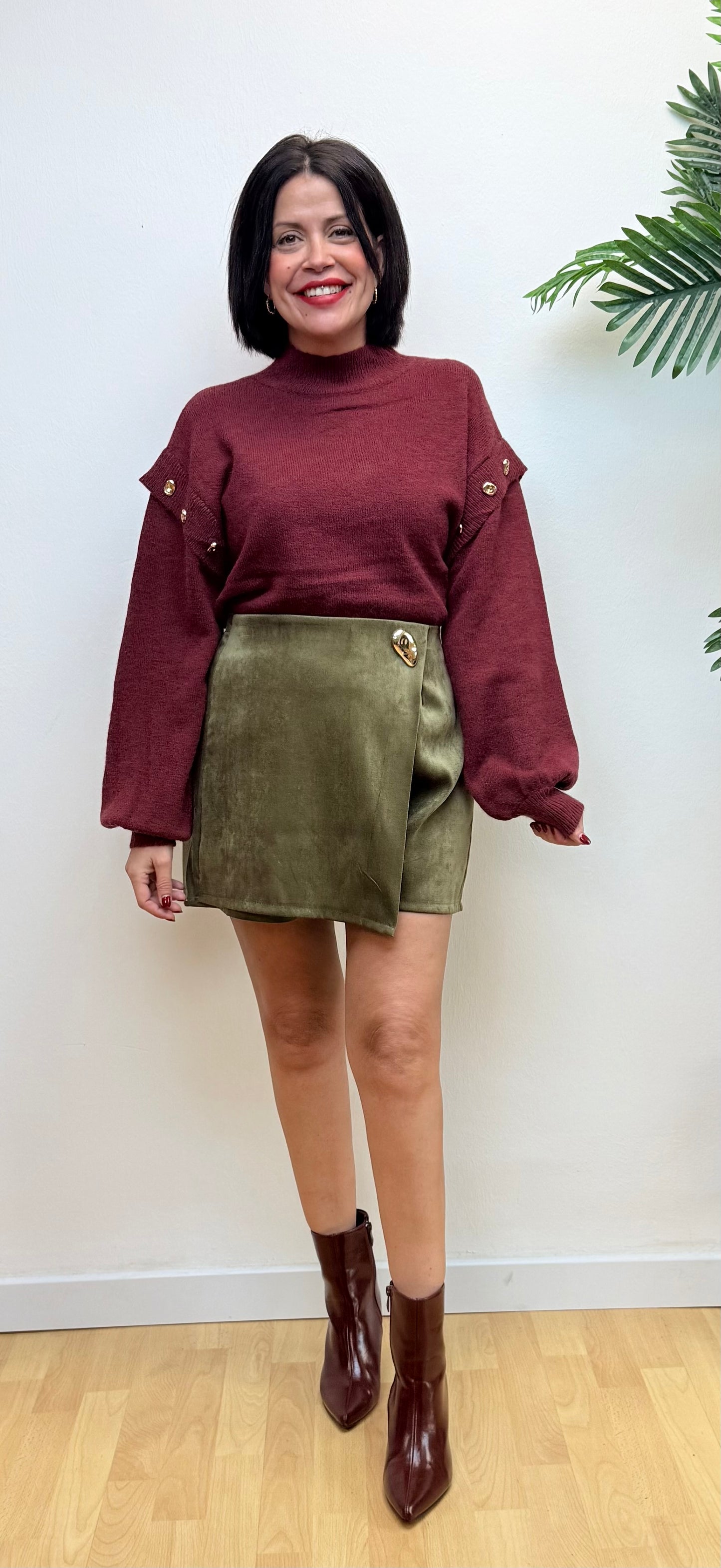 Falda pantalón verde detalle