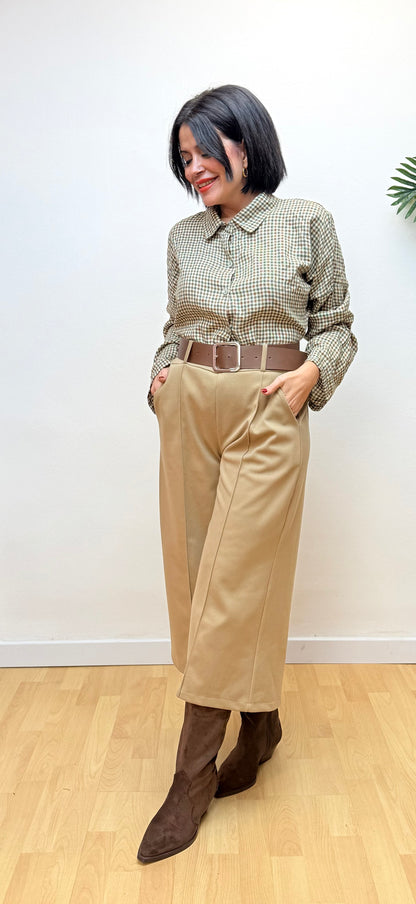 Bermudas camel aterciopelas Mar