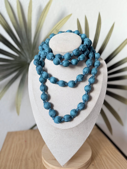 Collar bolas azul - AC