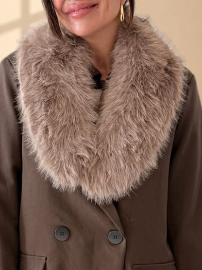 CUELLO DE PELO SINTÉTICO CON CIERRE – BEIGE