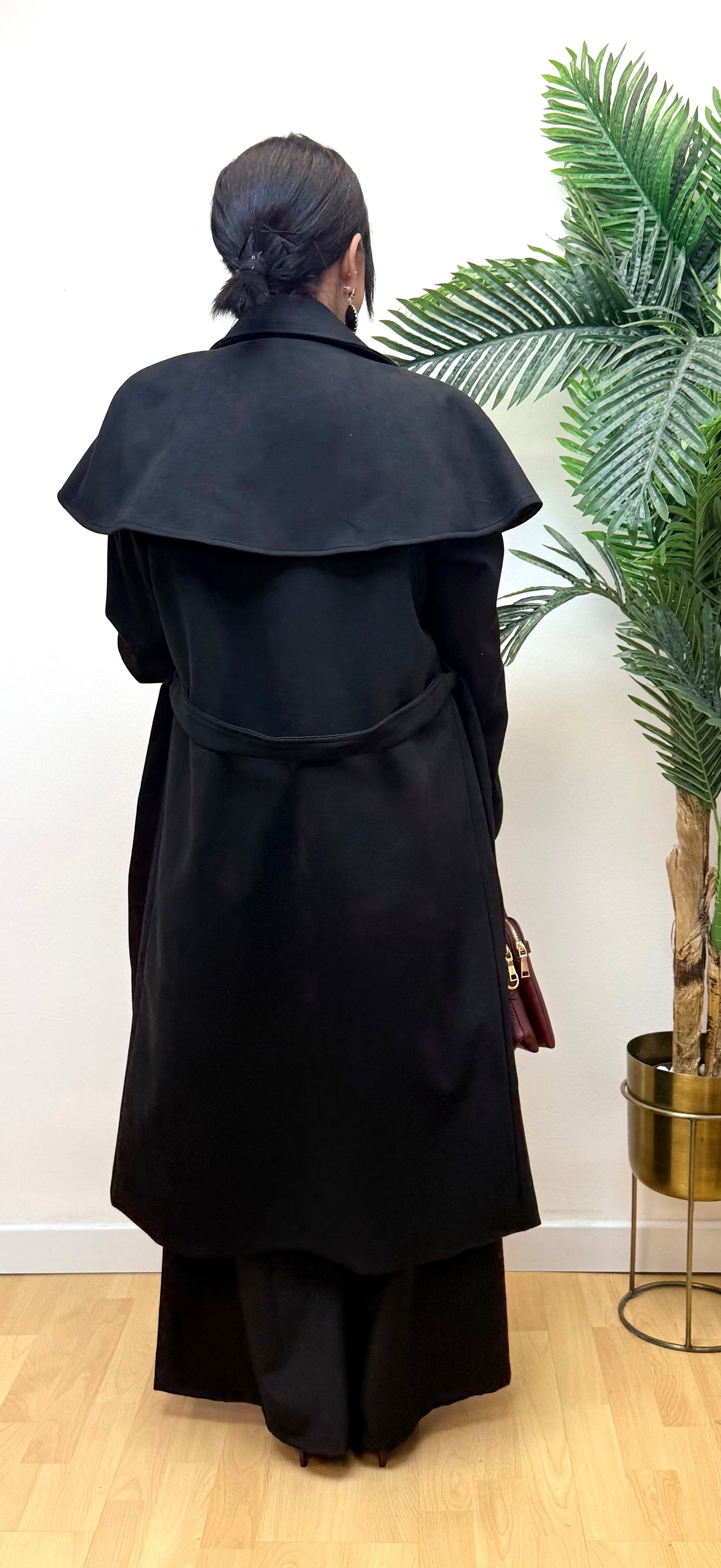 Abrigo Romina negro capa Antelina