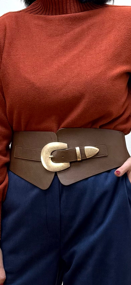 Cinturón chocolate hebilla dorada
