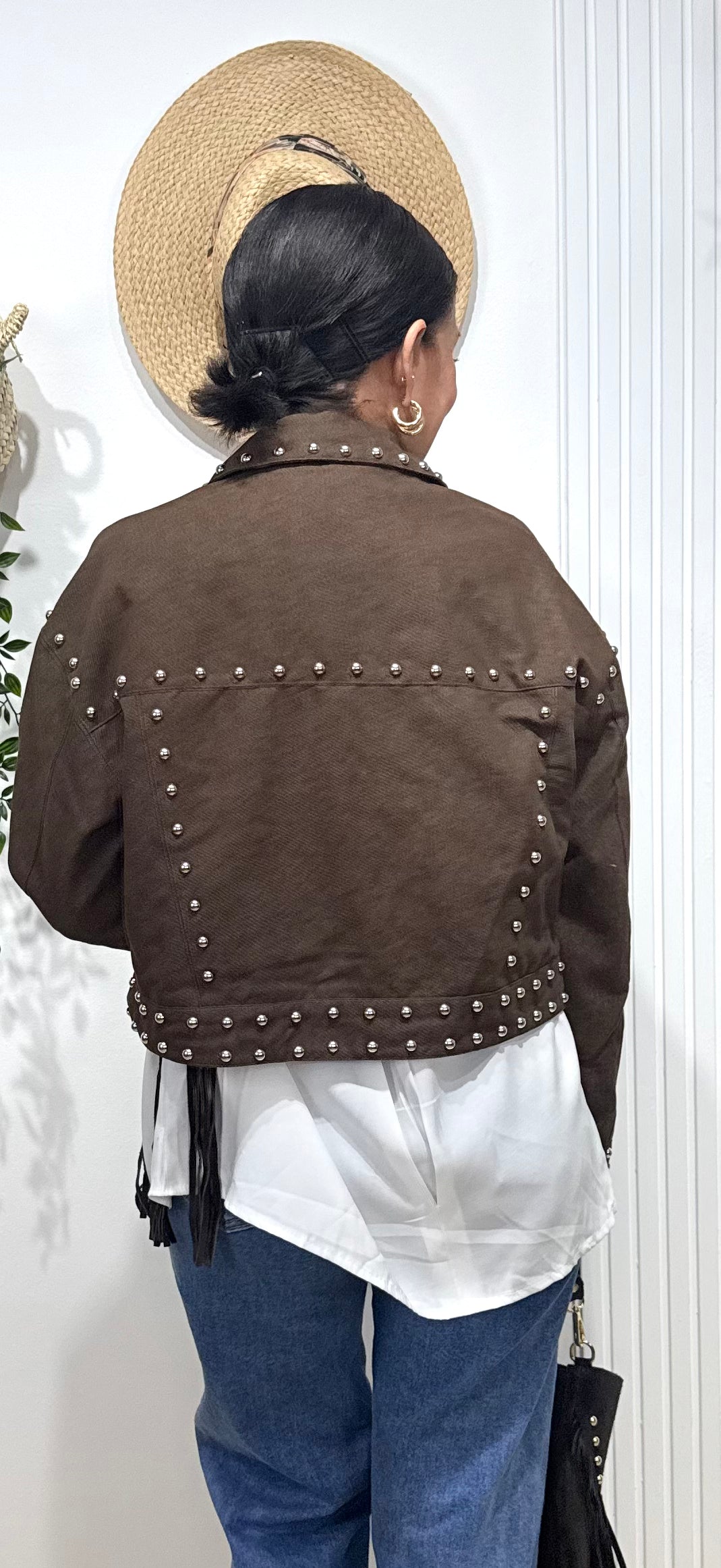 Chaqueta forrada tachas chocolate