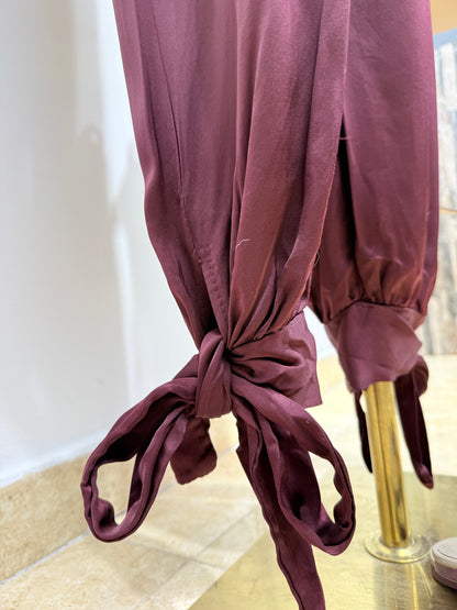 Pantalón Aladin burdeos satinado lazo