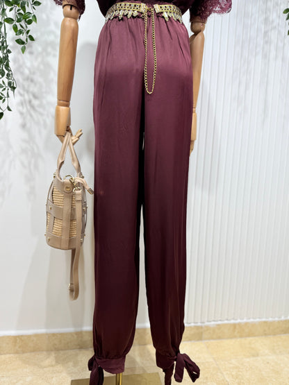 Pantalón Aladin burdeos satinado lazo