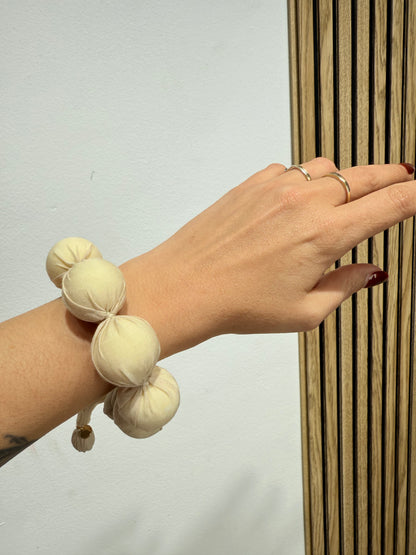 Pulsera Borlones crema&nbsp;