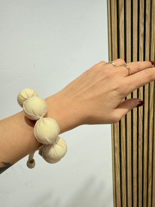 Pulsera Borlones crema&nbsp;
