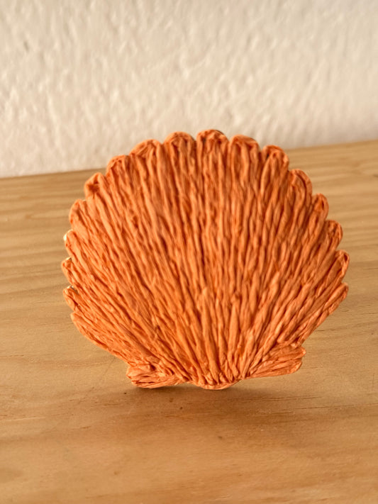 Brazalete concha coral acero y rafia