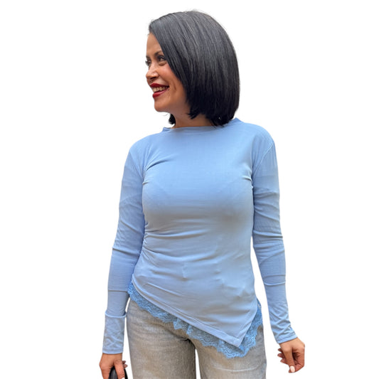 Camiseta basic chocolate azul bebé.