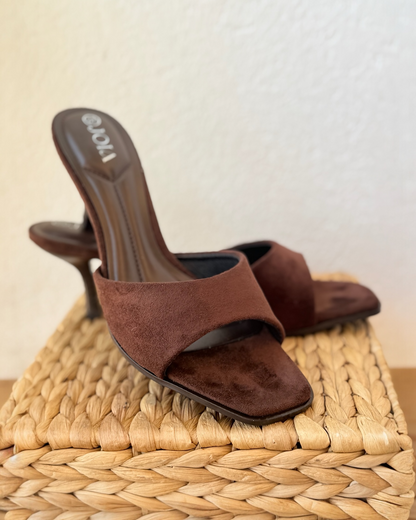 Sandalia de tacon medio chocolate - AC
