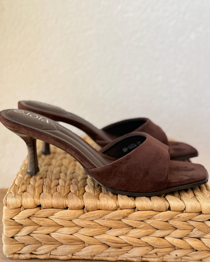 Sandalia de tacon medio chocolate - AC