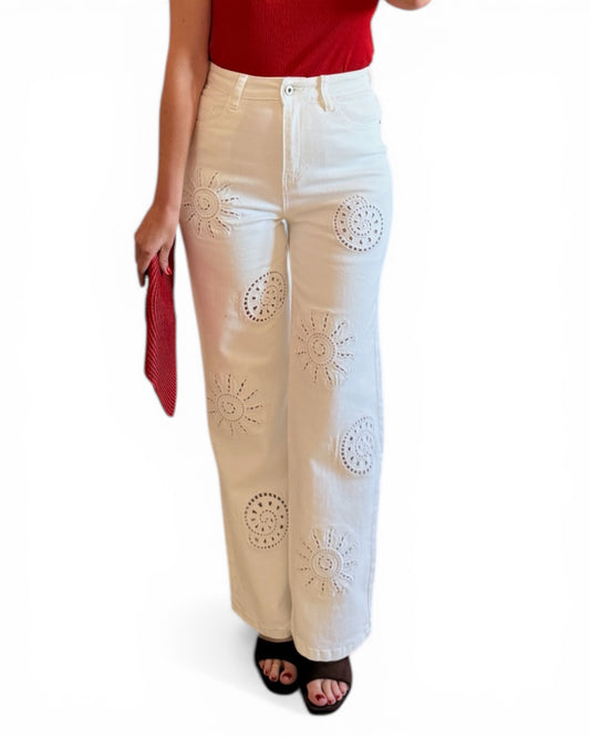 Jeans blancos bordados