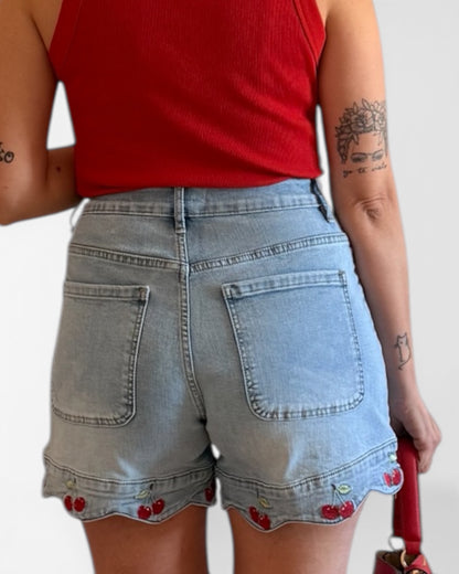 Short volantes cerezas