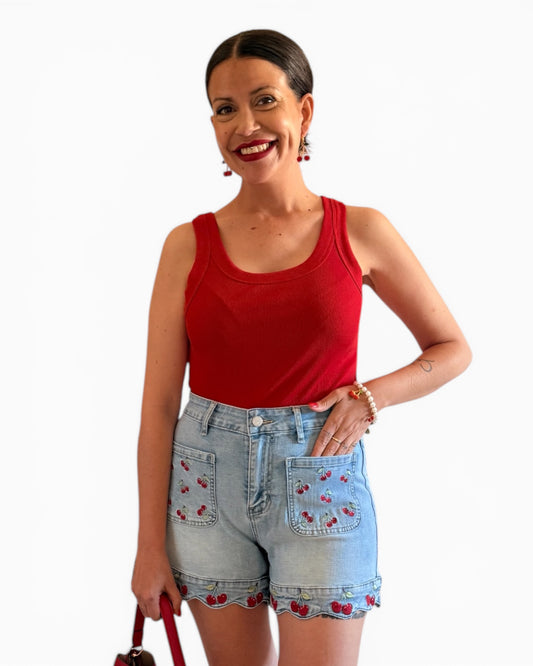 Short volantes cerezas