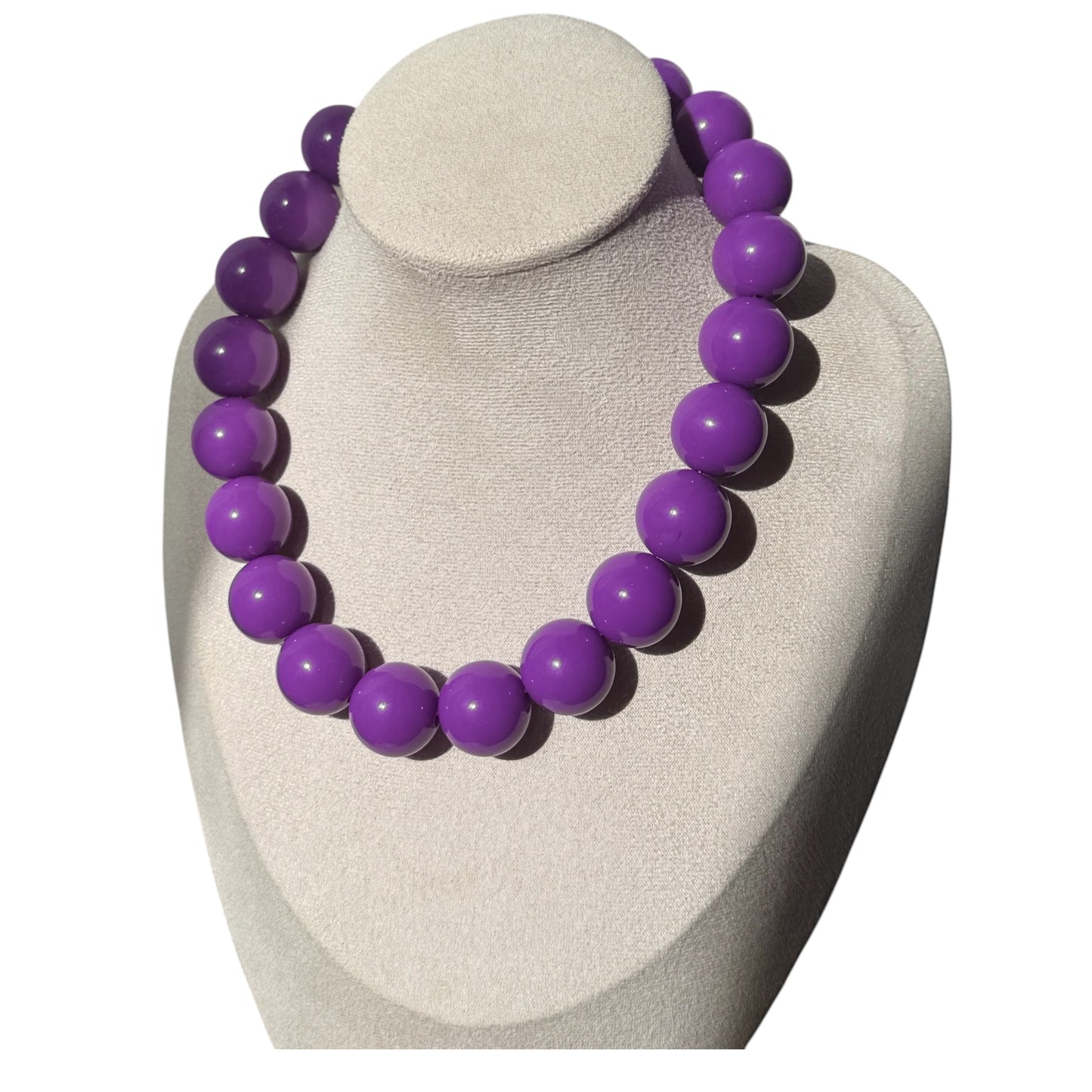 Collar bolas morado