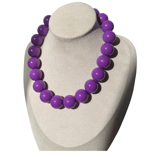 Collar bolas morado
