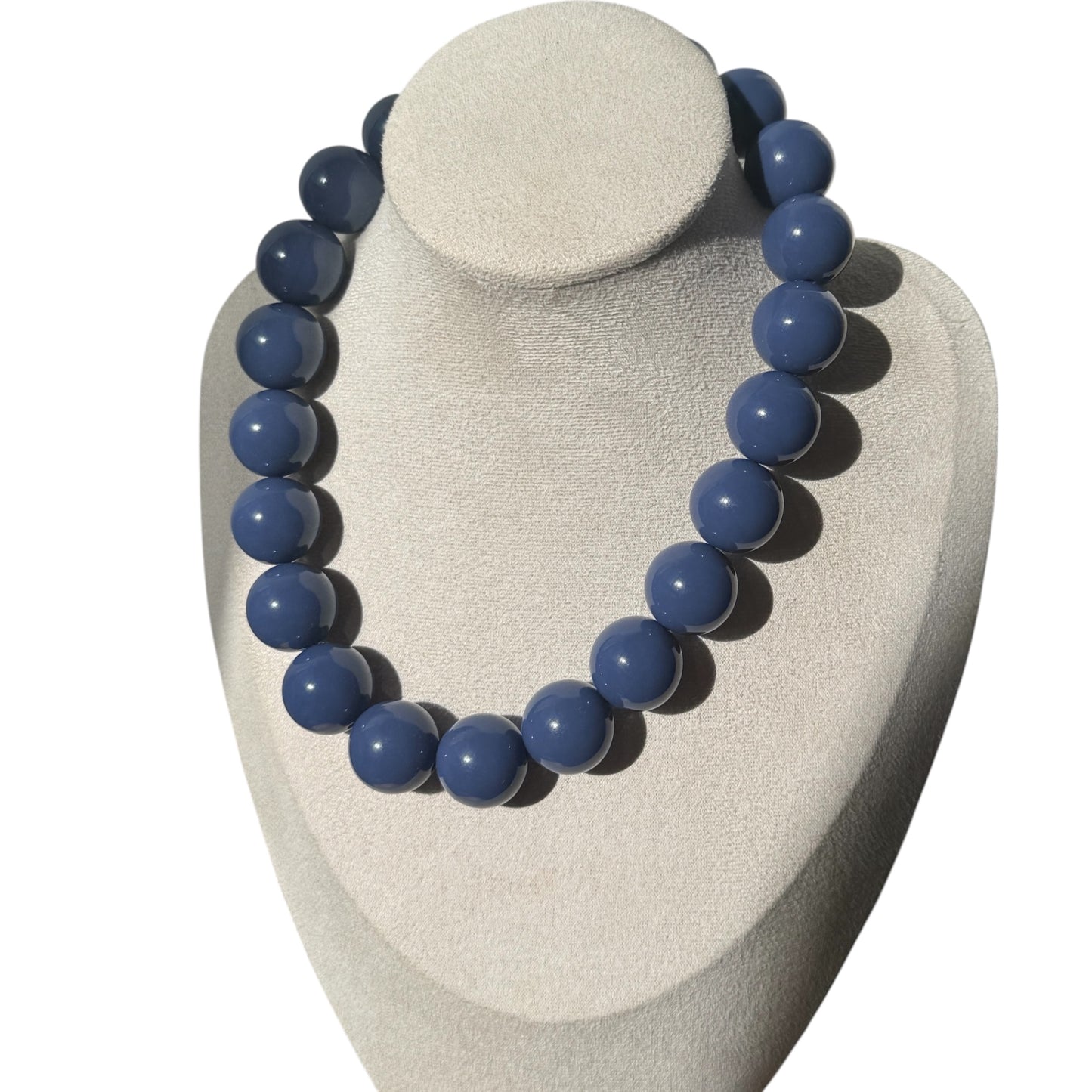 Collar bolas azul marino