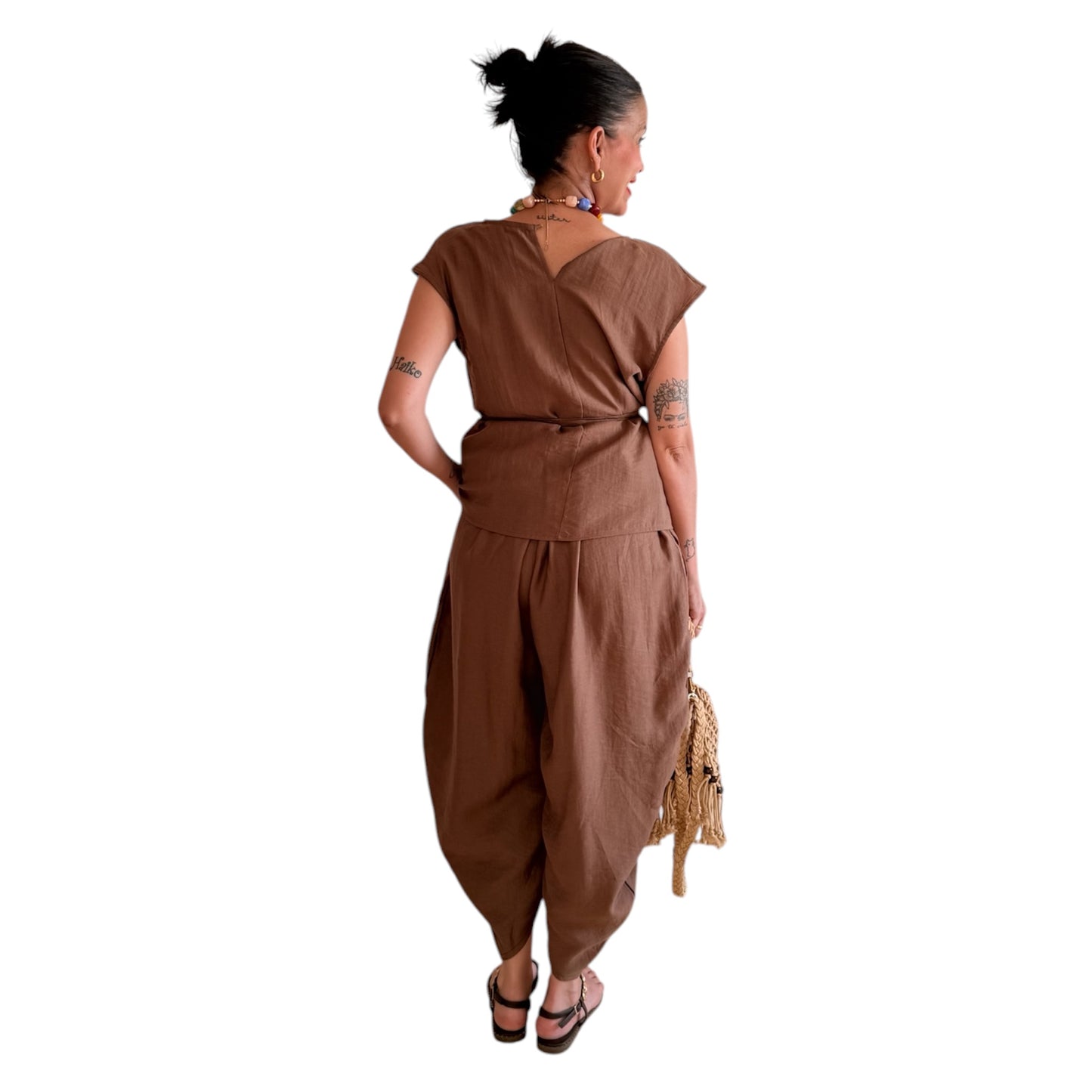 Conjunto chocolate asimétrico