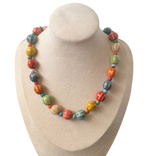 Collar bolitas colorinchis