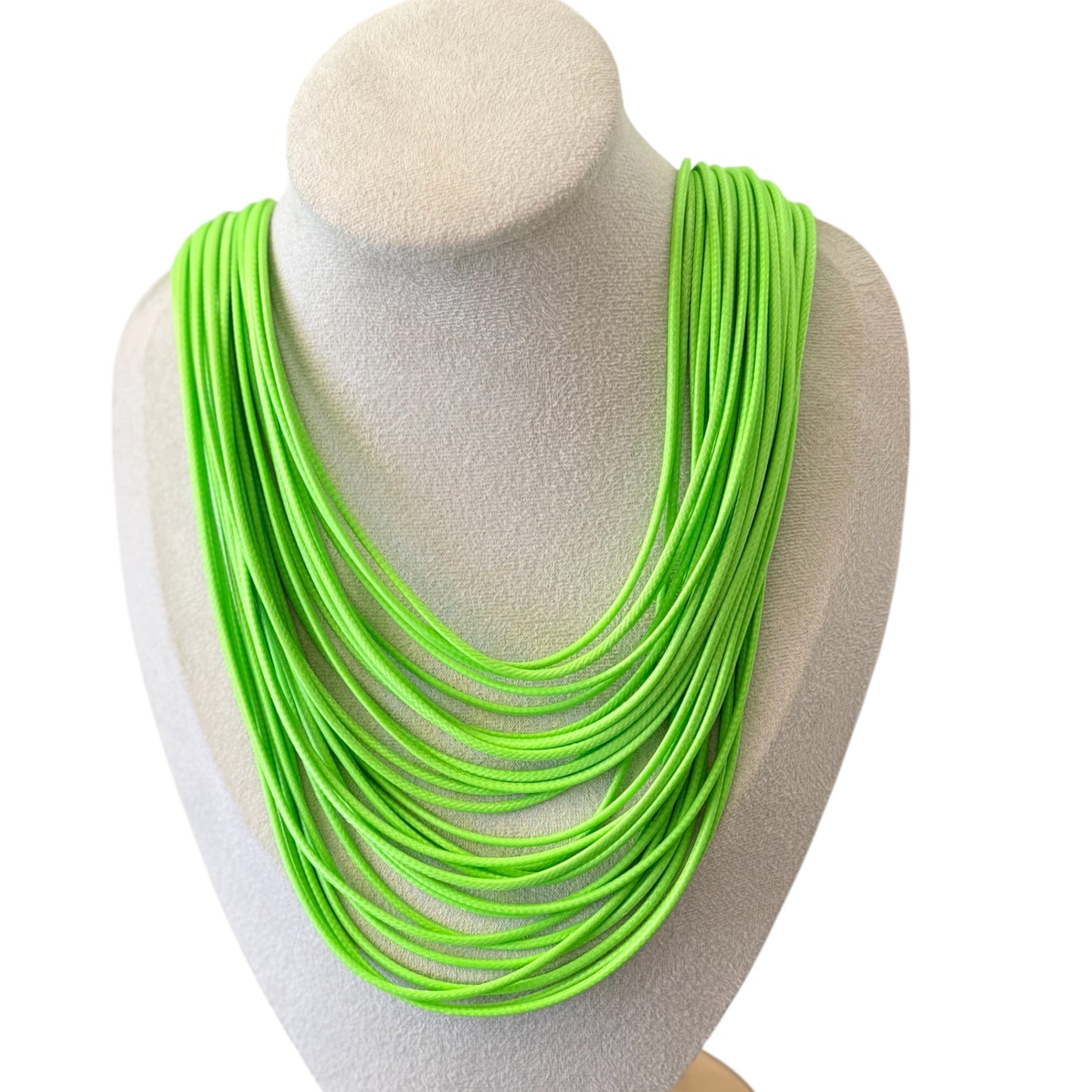 Collar cuerdas verde lima flúor