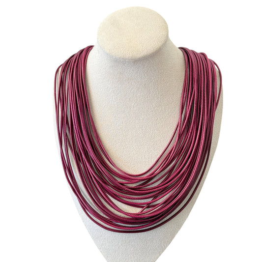 Collar cuerdas burdeos