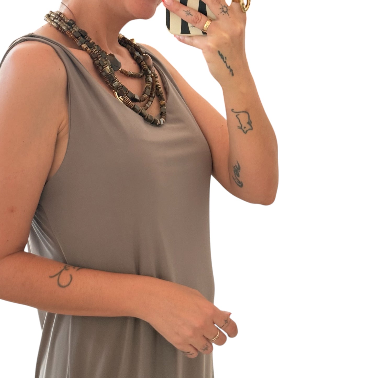 Vestido liso taupé