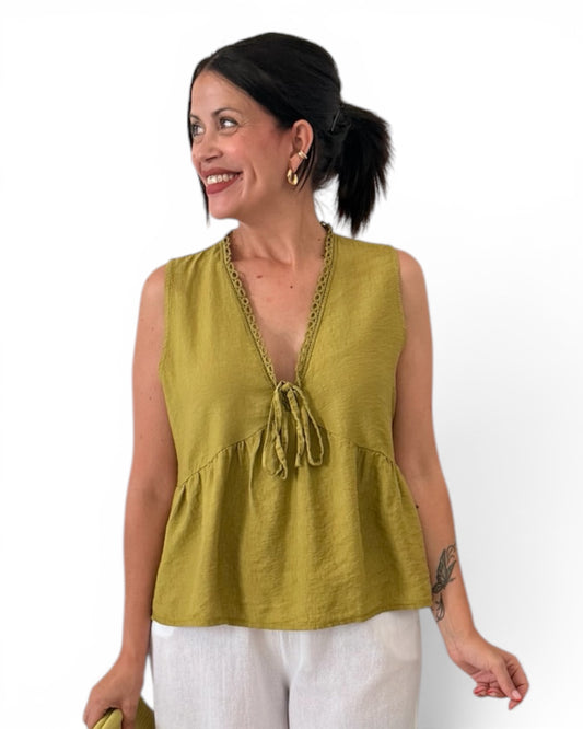 Blusa verde detalles