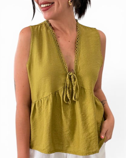 Blusa verde detalles