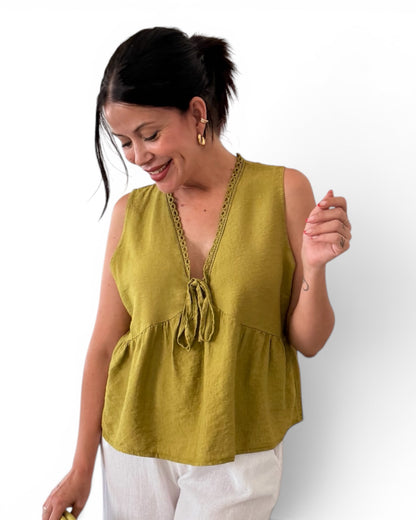 Blusa verde detalles