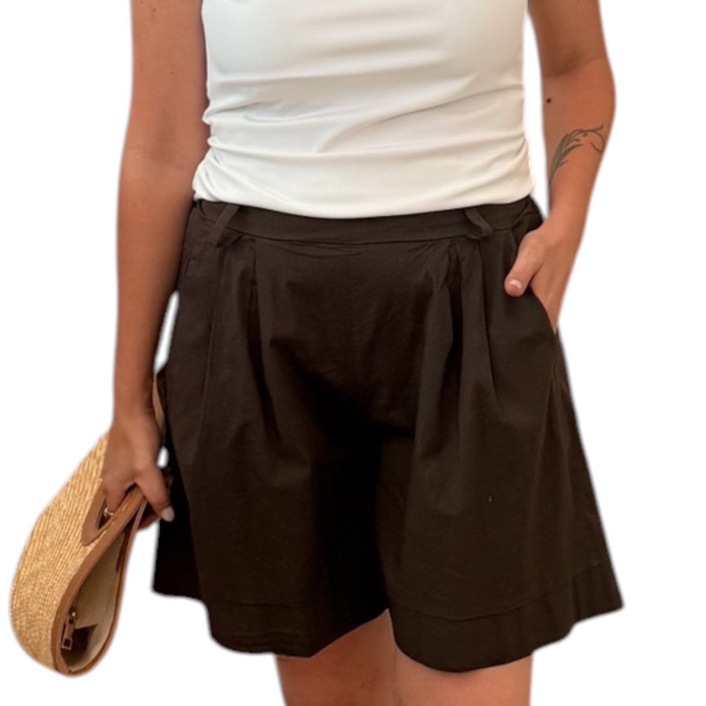 Short con cinturón chocolate