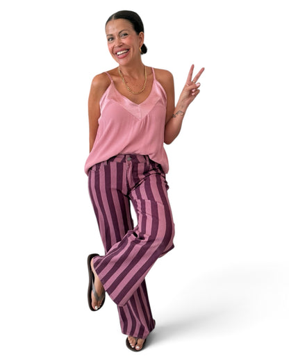 Pantalón rayas burdeos rosa