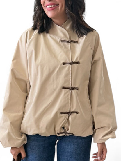Chaqueta gabardina chinesse beige