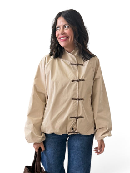 Chaqueta gabardina chinesse beige