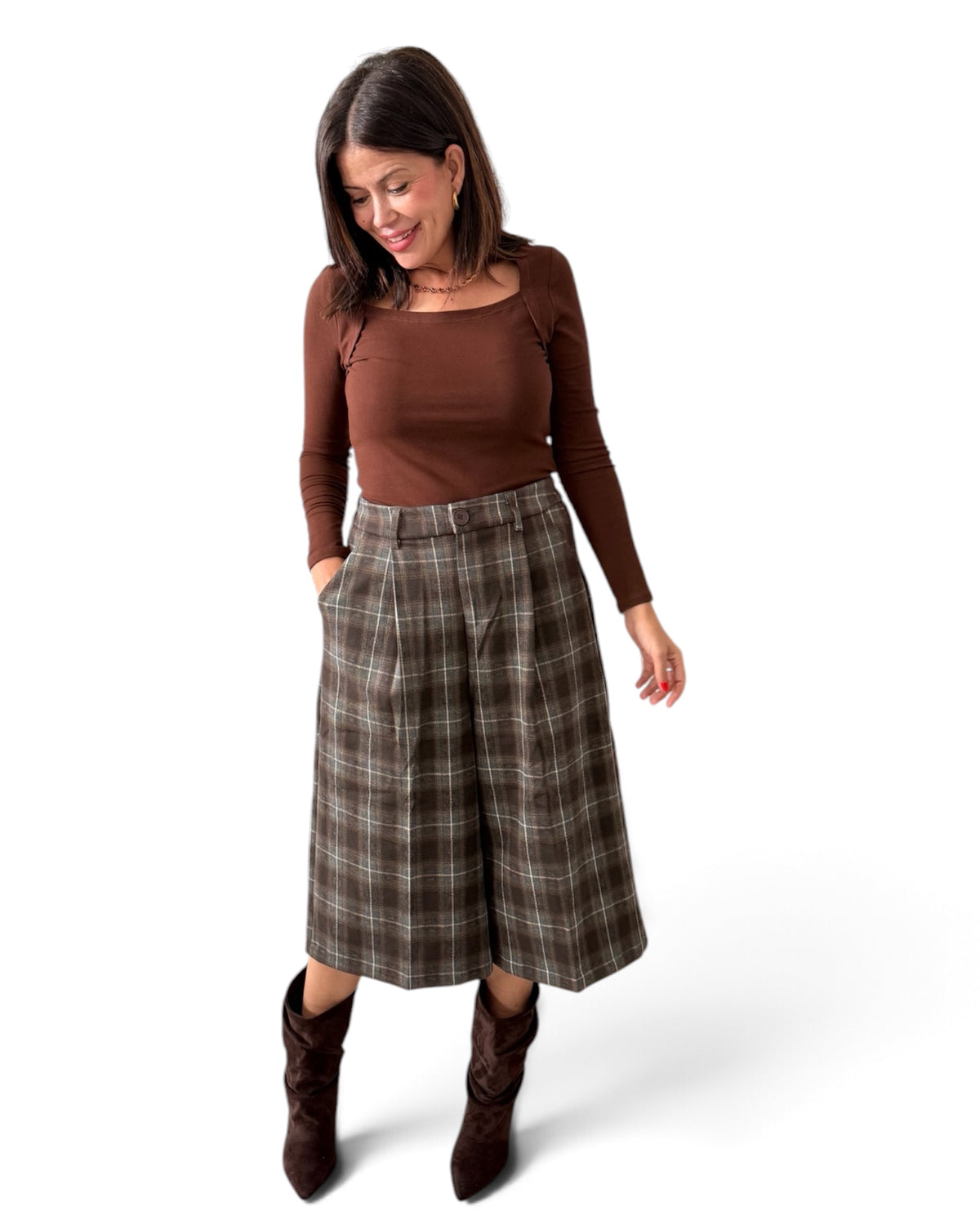 Bermudas de cuadros con pinzas en tonos tierra