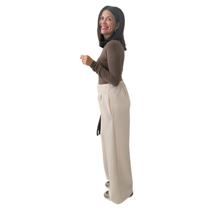 Pantalón pinzas beige wide leg
